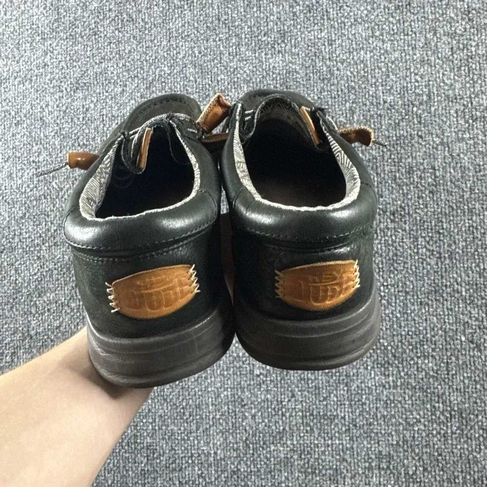 Hey Dude Wally Grip Craft Leather Shoes Mens 9 Black Slip On Comfort Casual